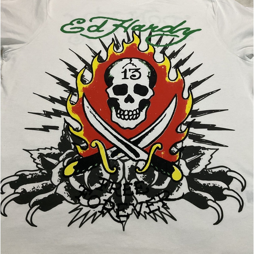 Ed Hardy Size L Free Forever Skull 13 Flames & Swords White‎ Graphic T Shirt NWT - Picture 6 of 12
